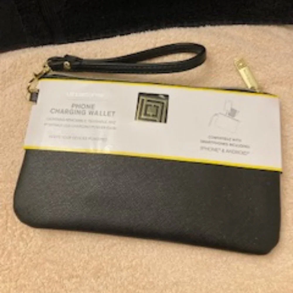 NWT - Liz Claiborne Universal Phone Charging Wallet/Wristlet For iPhone/Android - Picture 1 of 12